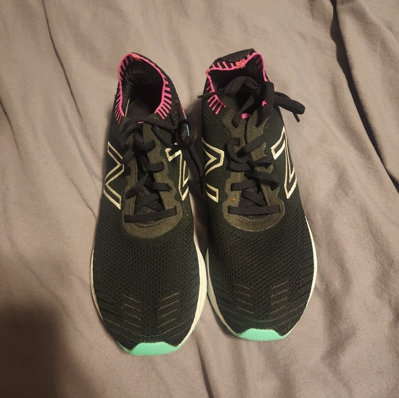 Like new athletic shoes. - Picture 1 of 4
